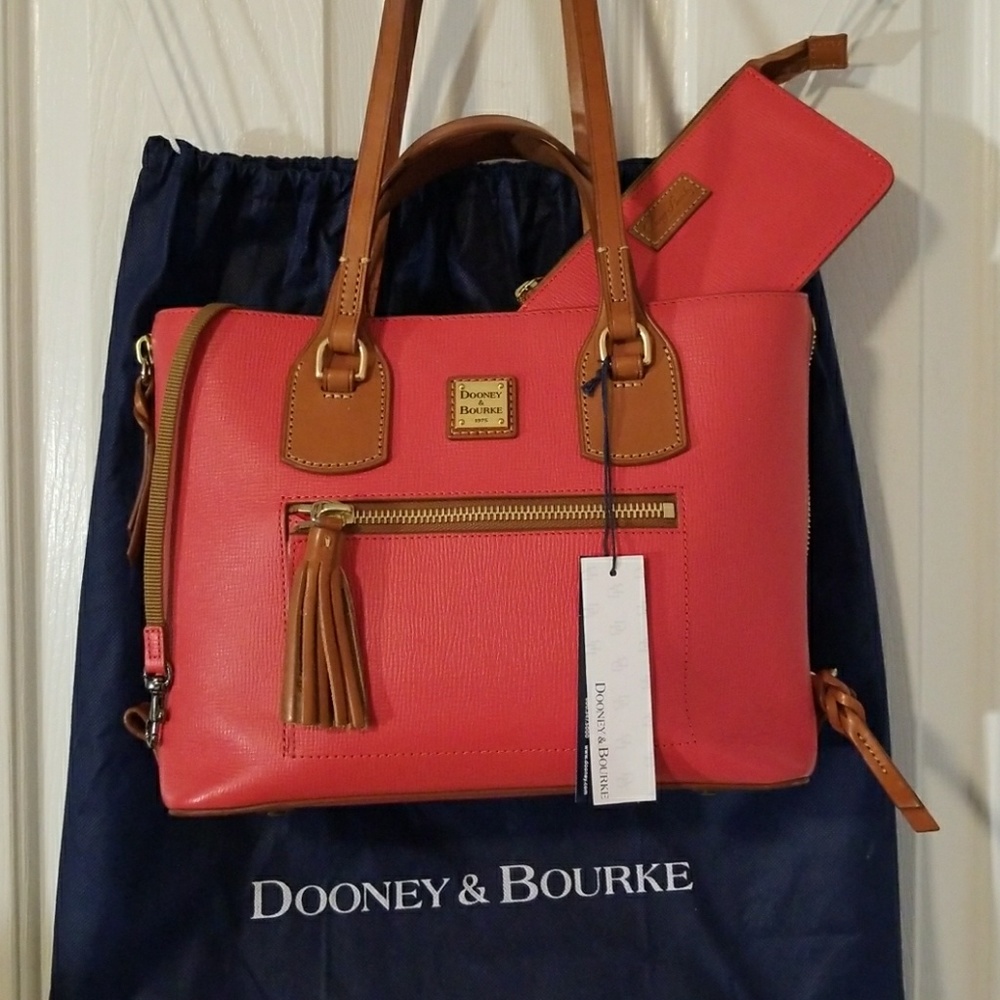 Discontinued Morgan Geranium Dooney